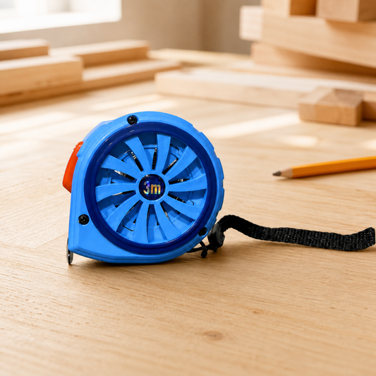 Cinta Métrica Azul 3 m x 19 mm RM47-77 en un taller de carpintería