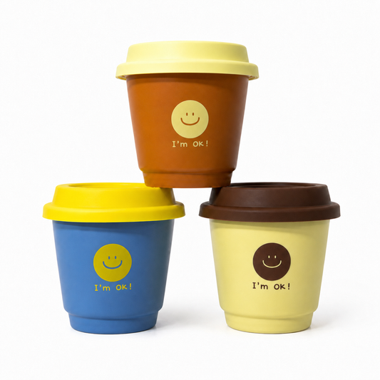 Taza Cerámica Smile con Tapa de Silicona 230 ml sobre fondo blanco