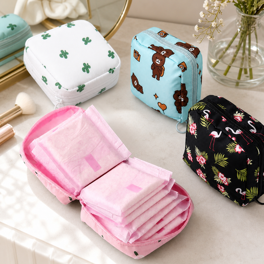 Estuche Porta Toallitas Femeninas 13 x 13 x 4,5 cm en ambiente lifestyle