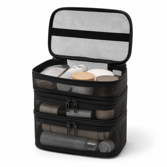 Bolso de Maquillaje Triple sobre fondo blanco