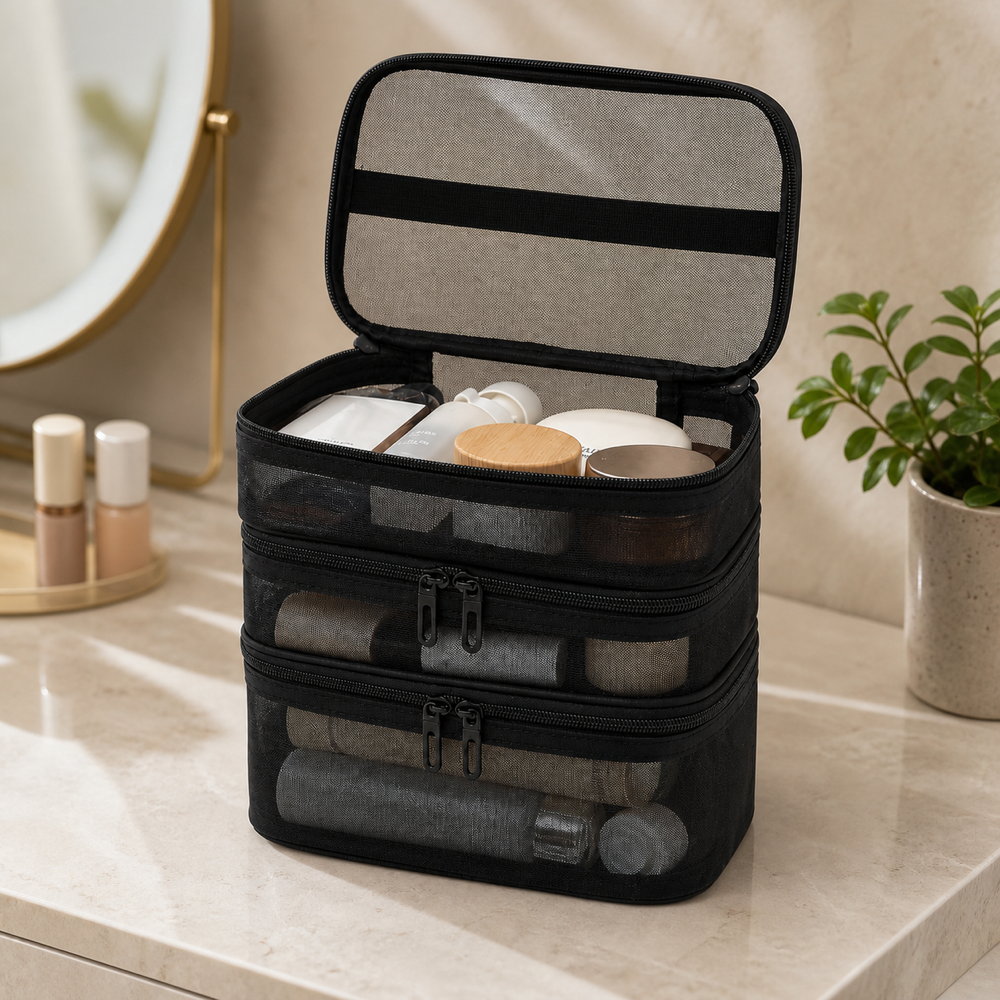 Bolso de Maquillaje Triple en ambiente lifestyle